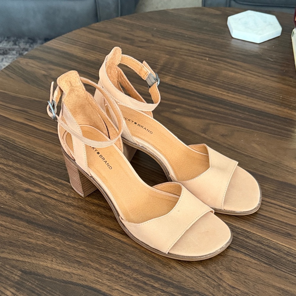 Lucky Brand Nude/Tan Ankle Strap Block Heel Sandals